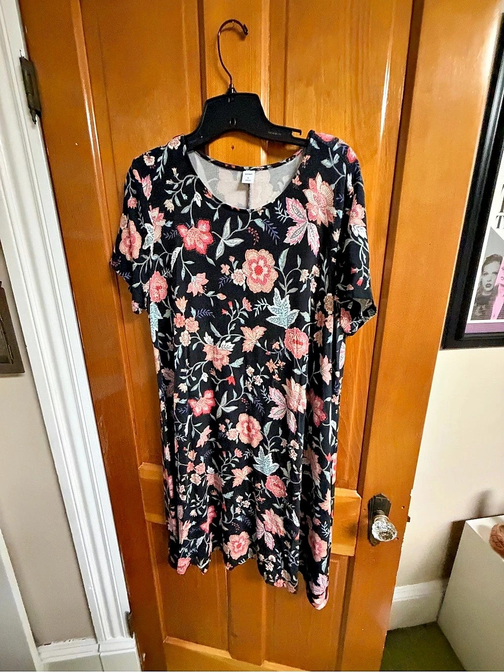 Old Navy Floral Mini Dress in Black & Pink Size XL Like New